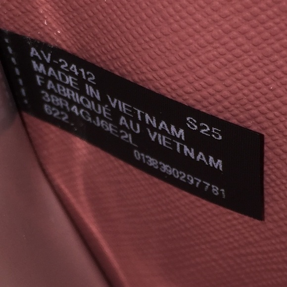 Michael Kors Jet Set Rose Leather Wallet - Picture 6 of 8